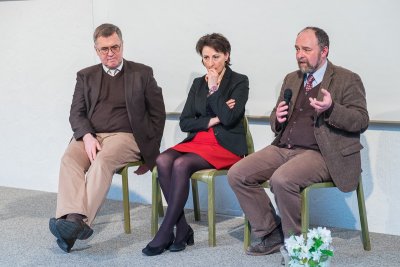 Die drei Referenten, von links nach rechts Pistner, Zacharaki, Welzel bei der Beantwortung der Fragen. Welzel spricht.